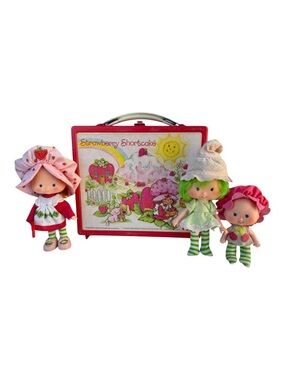 VTG 80s Strawberry Shortcake Dolls & Aladdin Plastic Lunchbox Collectible Bundle